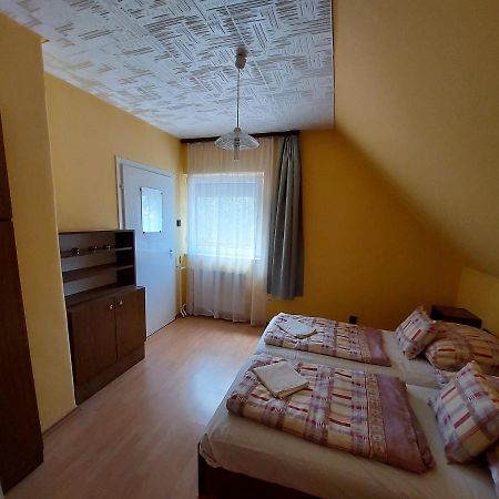 Petra Vendeghaz Apartment Buk Bagian luar foto